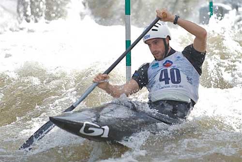 O campeão olímpico, mundial e europeu, Tony Estanguet garantiu o primeiro lugar na final do C1 masculino do Oceania Slalom Championships / Foto:  Divulgação 